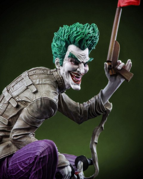 DC Direct Resin Statue 1:10 The Joker: Purple Craze - The Joker by Andrea Sorrentino 18 cm