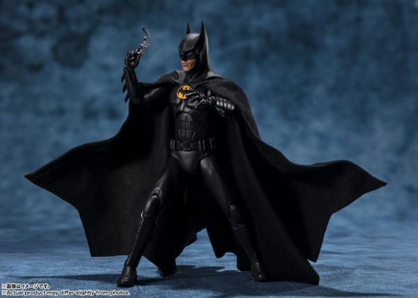 The Flash S.H. Figuarts Action Figure Batman 15 cm