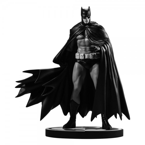 DC Direct Resin Statue Batman Black &amp; White (Batman by Lee Weeks) 19 cm
