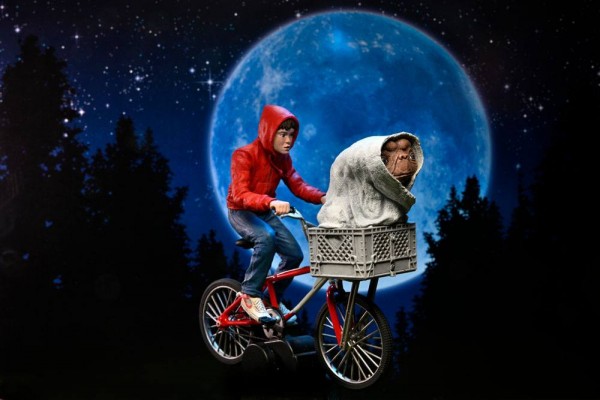 E.T. The Extra-Terrestrial Action Figure Elliott & E.T. on Bicycle