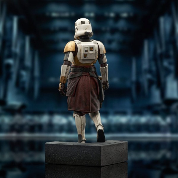 Star Wars: Ahsoka Premier Collection Statue 1/7 Captain Enoch 28 cm