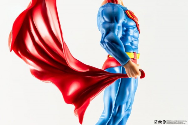 Superman PX PVC Statue 1:8 Superman Classic Version 30 cm