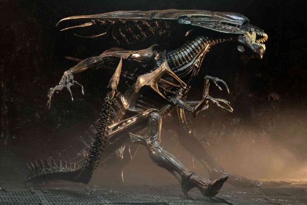 Aliens Alien Queen Resurrection Deluxe Actionfigur