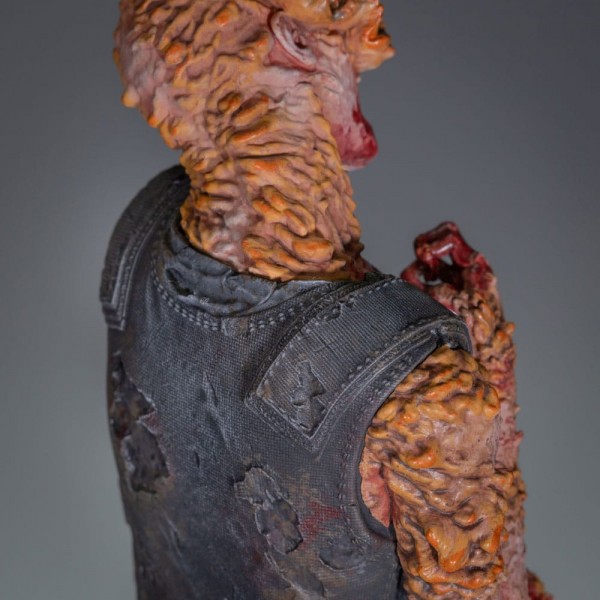 The Last of Us Part II PVC Statue Armored Clicker 22 cm