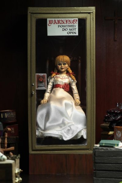 Conjuring Universe Action Figure Ultimate Annabelle (Annabelle 3)