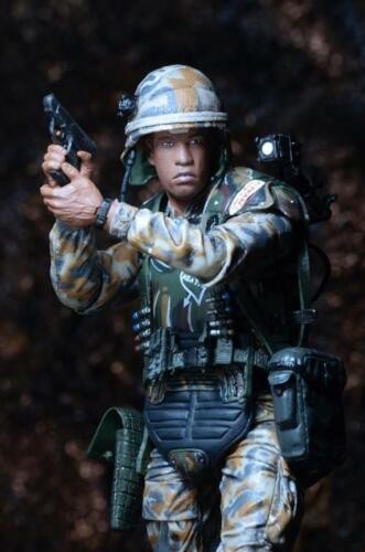 Aliens Actionfigur Private Ricco Frost