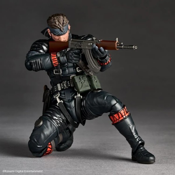 Revoltech A.Y. Metal Gear Solid Delta Naked Snake Sneaking Suit Ver. Actionfigur