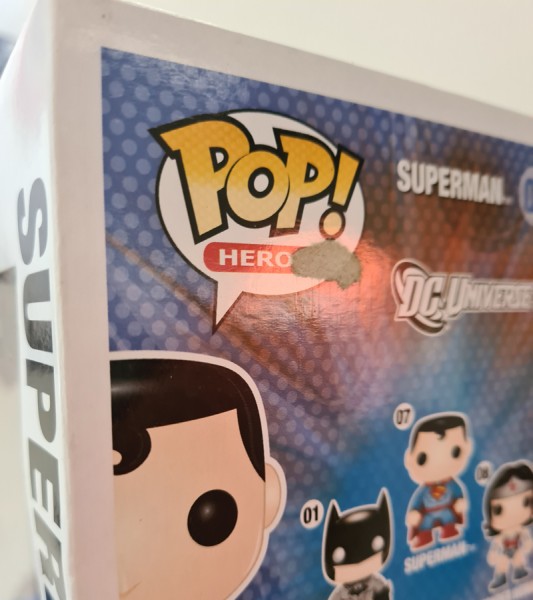 B-Ware DC Funko Pop! Vinylfigur Superman (New 52) 07 Exclusive - defekte Verpackung