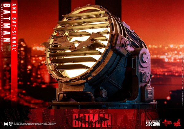 The Batman Movie Masterpiece Action Figure 1/6 Batman & Bat-Signal (Collectible Set)