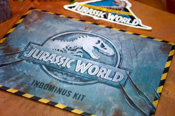 Jurassic World Geschenkbox Indominus Kit