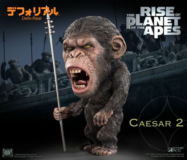 Planet der Affen: Prevolution Defo-Real Series Soft Vinyl Statue Caesar (Spear Version)