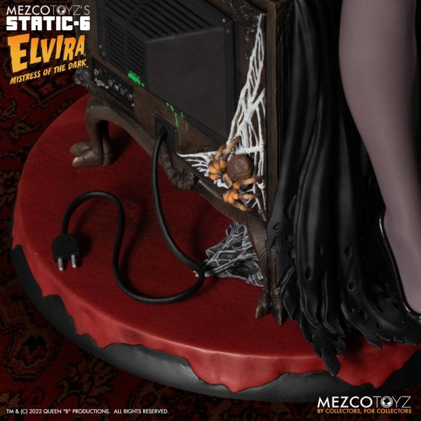 Elvira Herrscherin der Dunkelheit Static-6 PVC Statue 1/6 Elvira