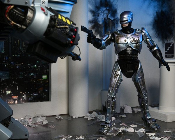 RoboCop Action Figure Ultimate Battle Damaged RoboCop with Chair