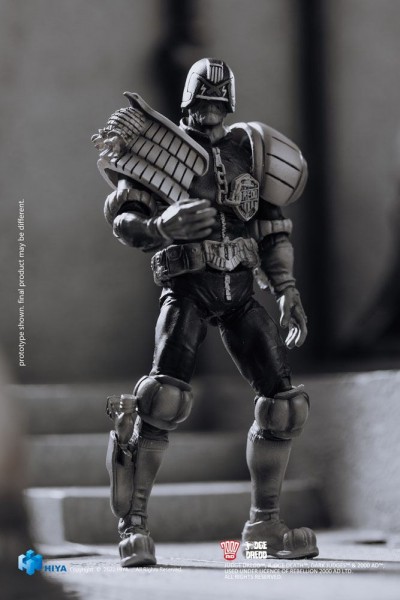 2000 AD Exquisite Mini Action Figure 1/18 Black and White Judge Dredd