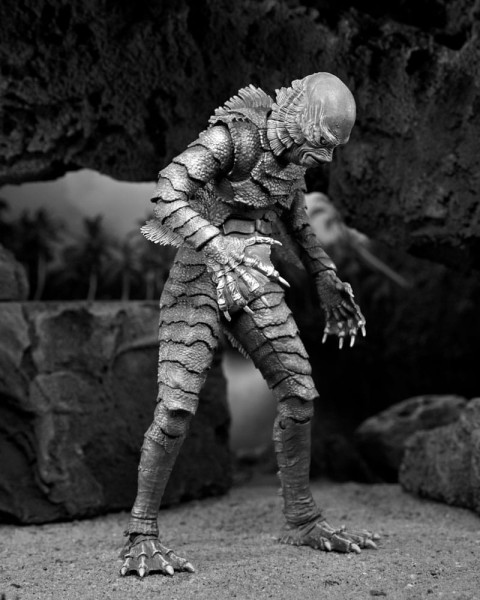 Universal Monsters Action Figure Ultimate Creature from the Black Lagoon (B&W) 18 cm