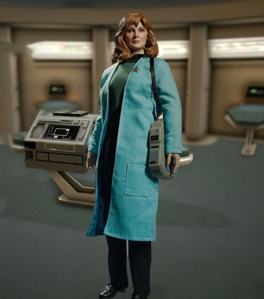 Star Trek: The Next Generation Action Figure 1/6 Dr. Beverly Crusher (Standard Edition) 27 cm