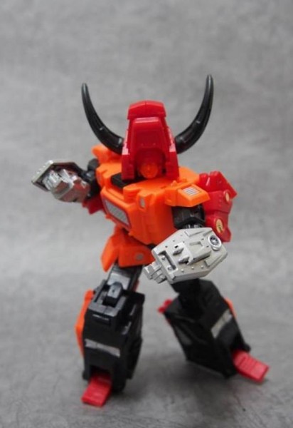 B-Stock Unique Toys War Lord Combiner UT-W03 Savagebull - damaged packaging