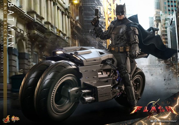  The Flash Movie Masterpiece Action Figure wih Vehicle 1/6 Batman & Batcycle Set 30 cm