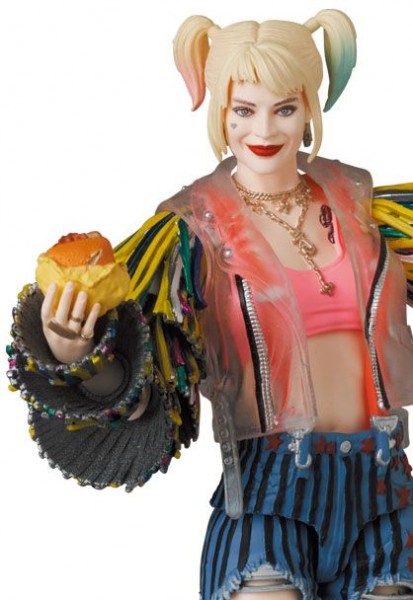 Birds of Prey MAF EX Action Figure Harley Quinn (Caution Tape Jacket Version)