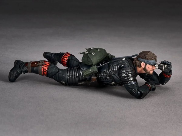 Revoltech A.Y. Metal Gear Solid Delta Naked Snake Sneaking Suit Ver. Actionfigur