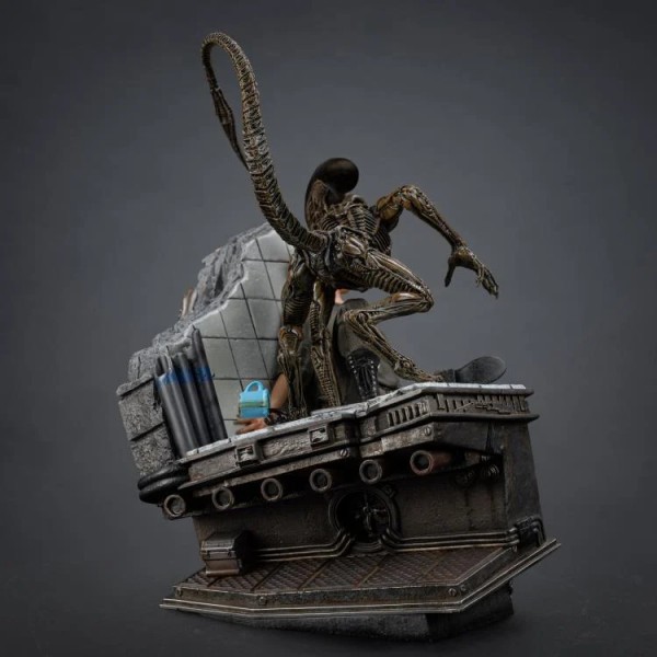 Alien 3 Ellen Ripley And Dog Alien 1/10 Statue